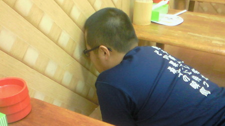 201108280228000