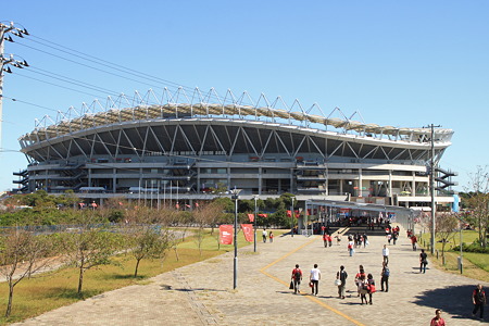 歩道橋から見えるスタジアム