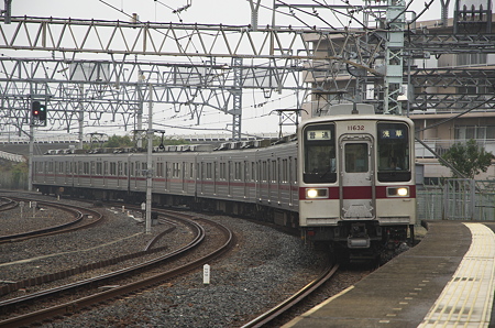 鐘ヶ淵駅到着 DX16-85mm f/5.6開放