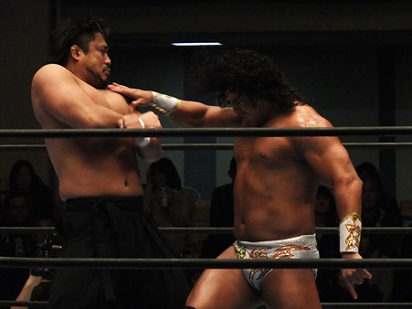 新日本プロレスPRESENTS CMLL FANTASTICA MANIA 2012 1日目 KUSHIDA＆後藤洋央紀vsマスカラ・ドラダ＆ルーシュ (1)