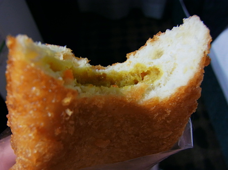 「カトレア」のカレーパン