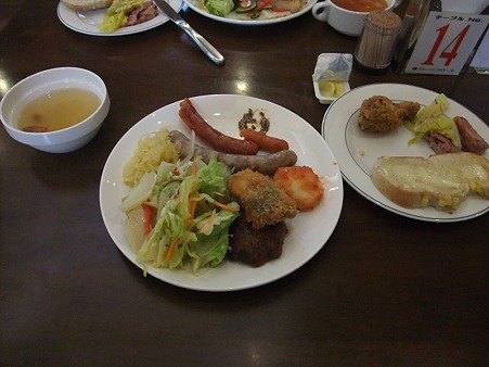 そしてランチはバイキング