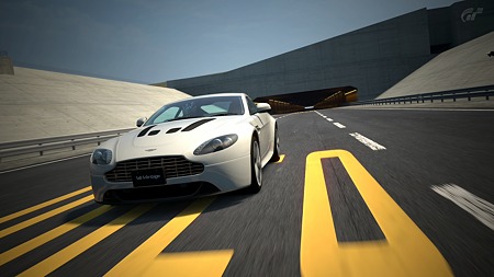 アストンマーティン V12 バンテージ '10 テスト (2)